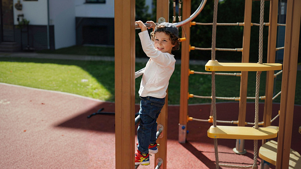 Детские и спортивные площадки